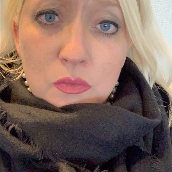 Meet your Posher, Brandy - Picture 1 of 1